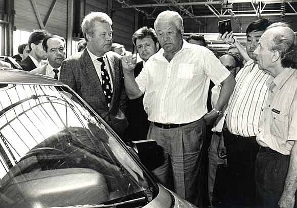 Б.Н. Ельцин на ВАЗе, 15 авг. 1994 г. Фото Ю. Михайлина    