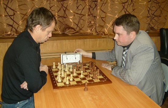 Юрия Шорчев (слева) за игрой