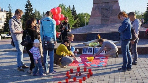 На возложении презервативов к Вечному огню в Тольятти