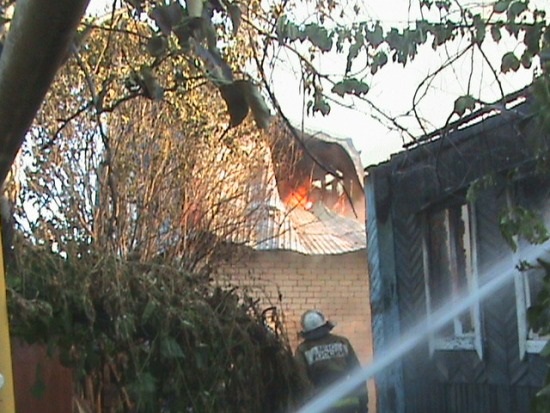 На улице Восстания в Самаре от огня пострадали четыре дома 