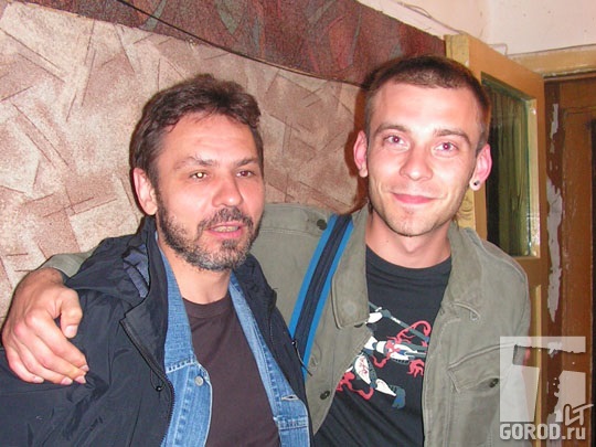 Михаил Дурненков (справа)