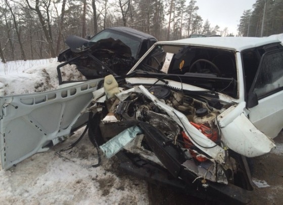 В Тольятти при столкновении Kia и Lada пострадали три человека