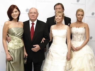 Михаил Горбачев с семьей