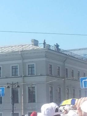 Снайперы на крыше
