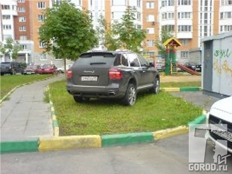 Водители в Тольятти паркуются, где им вздумается