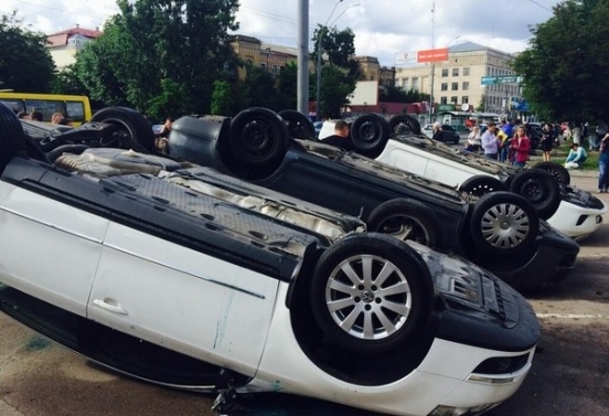 Автопарк российских дипломатов в Киеве
