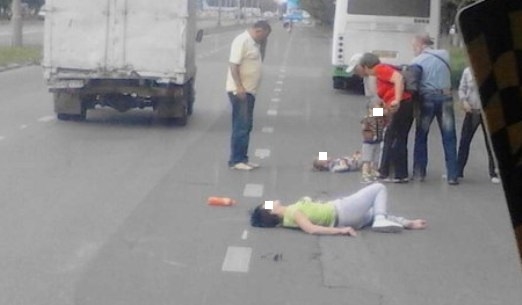 Женщину с ребенком сбили на улице Свердлова в Тольятти 