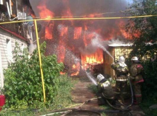 Огонь охватил несколько домов на Садовой (Самара)