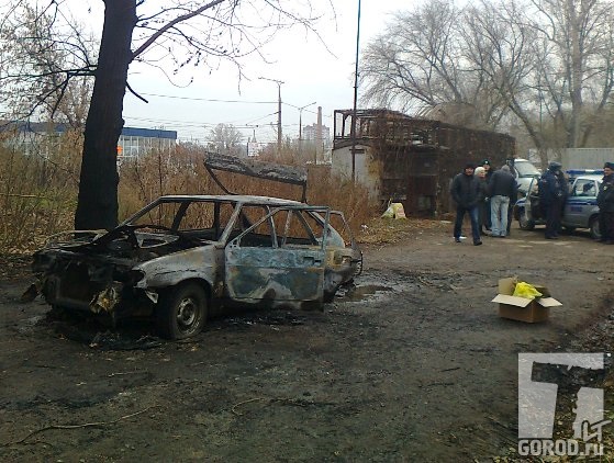 Тольятти, в сгоревшей малолитражке киллеры оставили автомат 