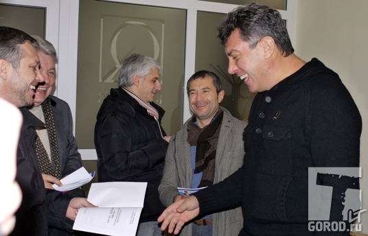 Владимир Ягутян (второй справа) и Борис Немцов 
