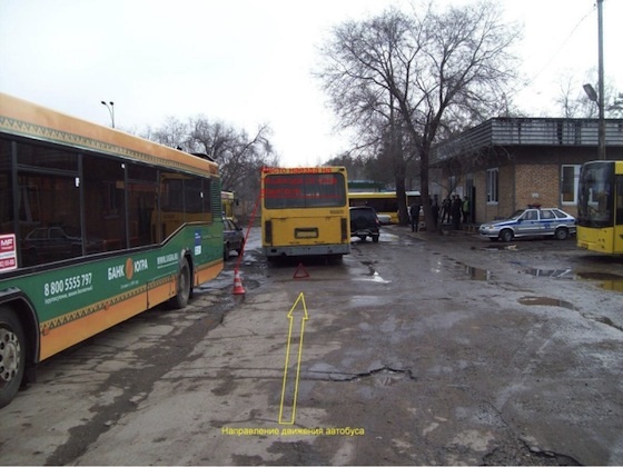 Автобус сбил пешехода, Тольятти, ул. Баныкина, 21 апреля