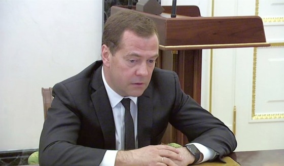 Медведев уже осваивает Apple Watch