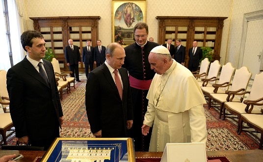 Владимир Путин и Франциск I: общение о войне и мире 