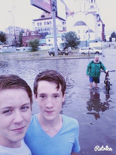 На фоне потопа в Новом городе Тольятти