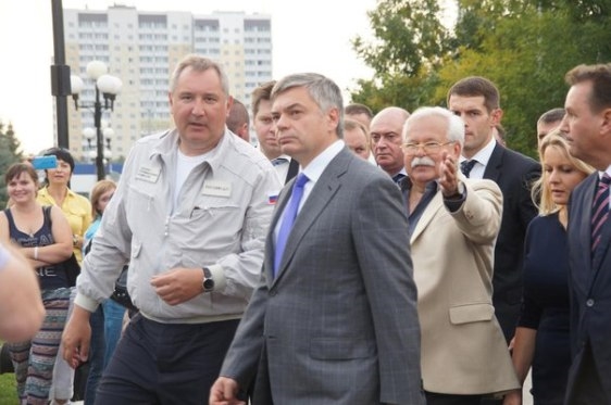 Дмитрий Рогозин прилетел в Тольятти на вертолете