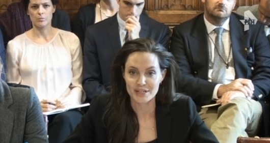 Анджелина Джоли выступила в британском парламенте 