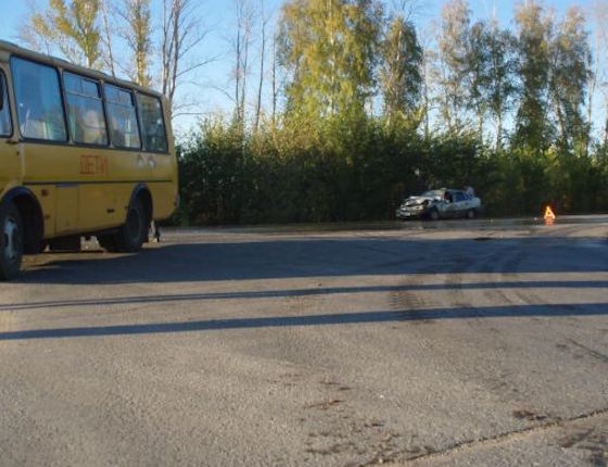 При столкновении с автобусом пострадала пассажирка "Дэу"