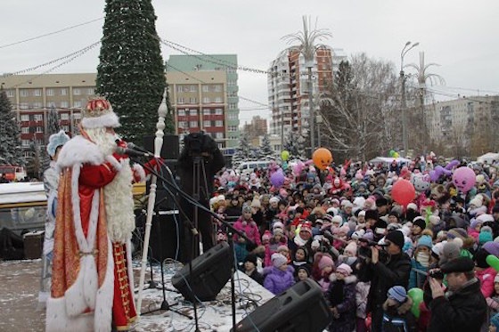 Российский Дед Мороз на Центральной площади Тольятти