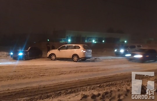 На Новозаводской в ДТП угодили три авто