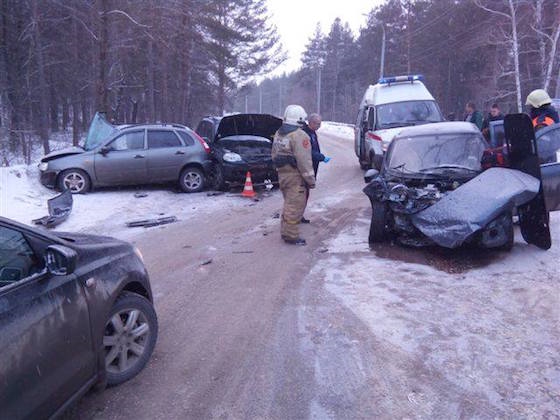 Три автомобиля столкнулись в Зеленой зоне Тольятти