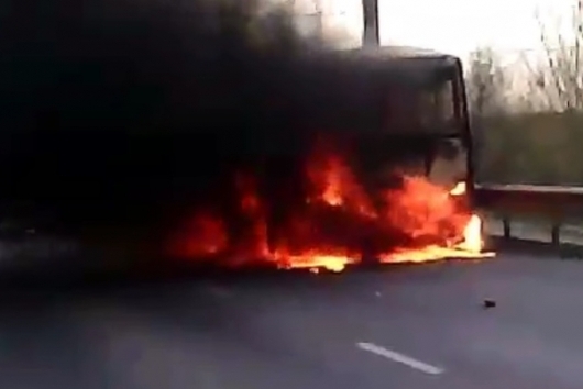 К счастью, в загоревшемся автобусе никто не пострадал 