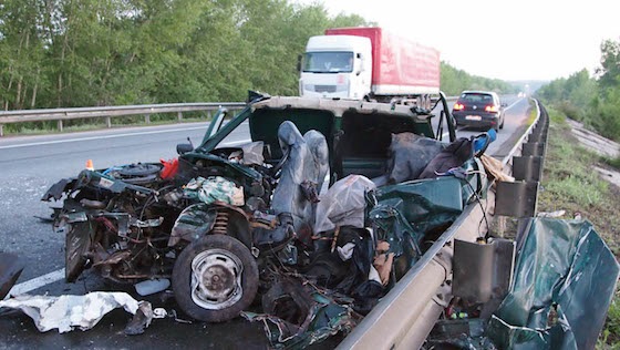 Под Самарой погибли водитель и пассажир "Оки", 23 мая