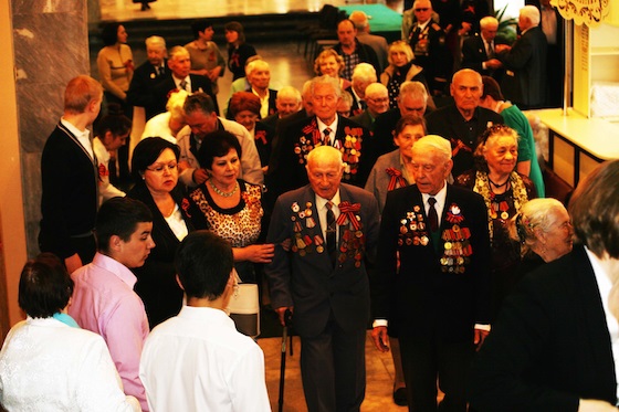 Накануне Дня Победы ветераны собрались в филармонии
