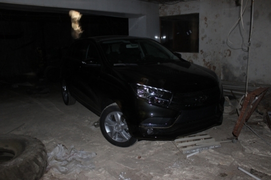 Украденный XRay воры спрятали в гараже на Тополиной