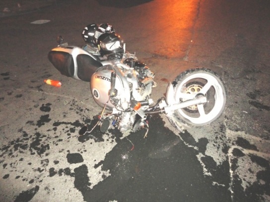 Водители мотоциклов не уступили дорогу иномарке в Самаре