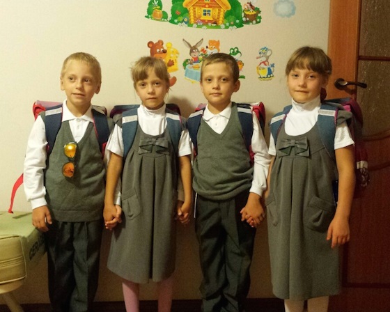 Четверняшки Рогачевы к школе готовы