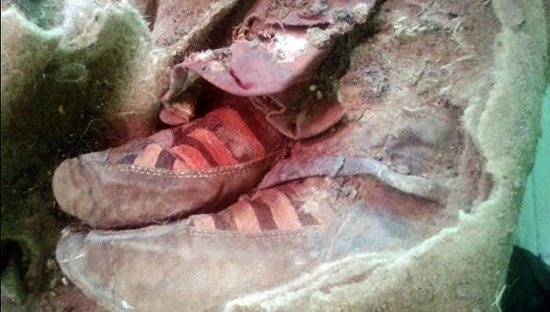Обувь мумии, найденной учеными в горах Алтая
