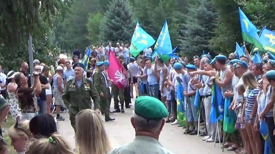 Тольяттинские десантники собрались в парке Победы