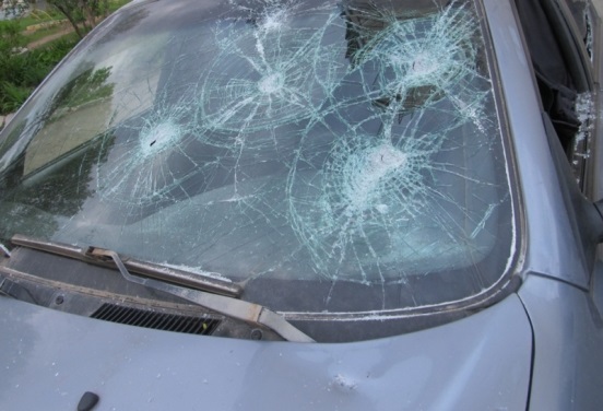 Chevrolet после нападения мужчины с молотком 