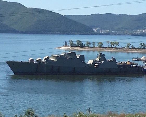 Военный корабль у берегов Тольятти
