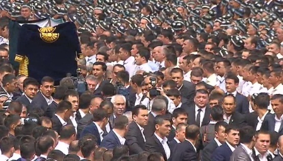 В похоронах Ислама Каримова участвовали только мужчины