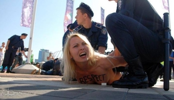 Активистка Femen Яна Жданова. Здесь и далее фото: femen.org