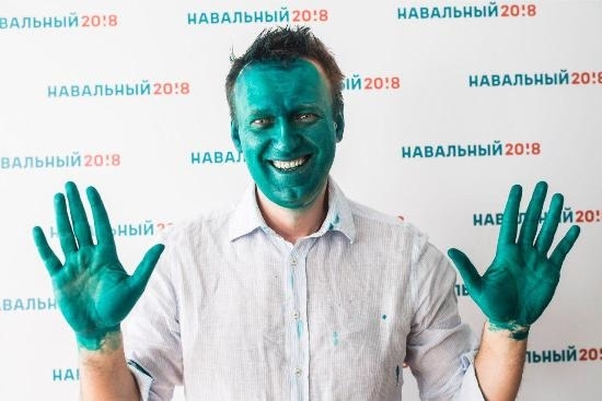 Навальный после нападения в Барнауле