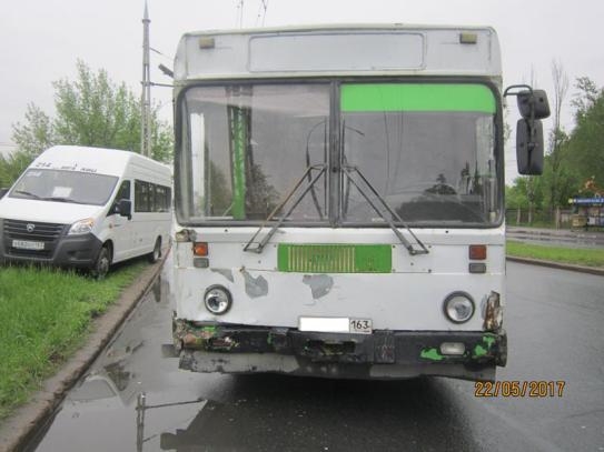Автобус врезался в попутную маршрутку в Тольятти 