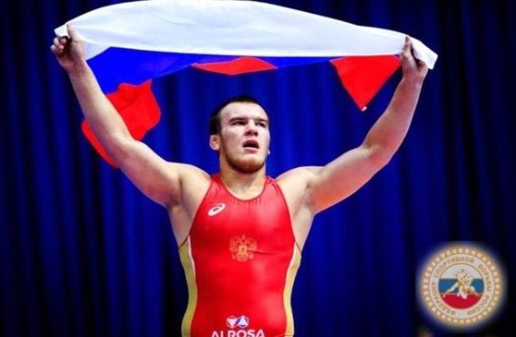 Юрий Власко выступал в категории до 96 кг.