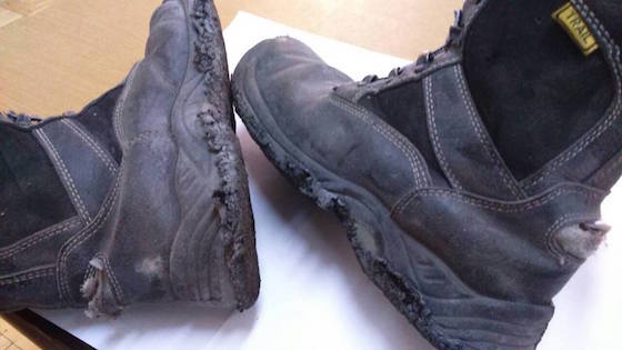 Обувь ликвидатора случившегося 19 сентября лесного пожара