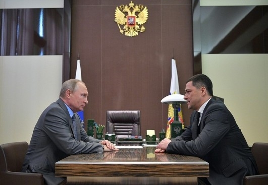 Владимир Путин и Михаил Ведерников. Фото: пресс-служба Кремля 