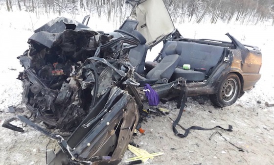 Водитель ВАЗ-2115 погиб до приезда медиков