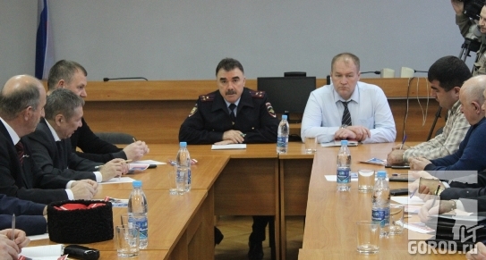 Хейрулла Ахмедханов на встрече с лидерами национальных диаспор