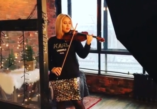 Мария Кохно со своей любимой скрипкой