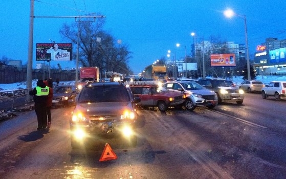 Последствия массового ДТП на Московском шоссе Самары