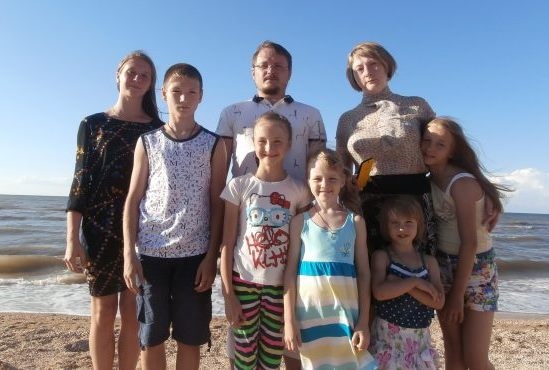 Олег Капитанов со своей семьей