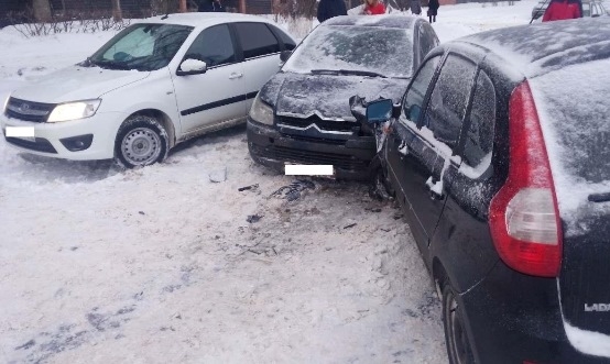 Тольятти, последствия ДТП с участием двух автоледи 