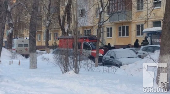 К дому на улице Чайкиной выезжали пожарные и скорая  
