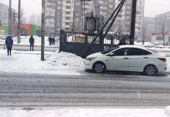 В Тольятти девушка попала под колеса Хендай Солярис 