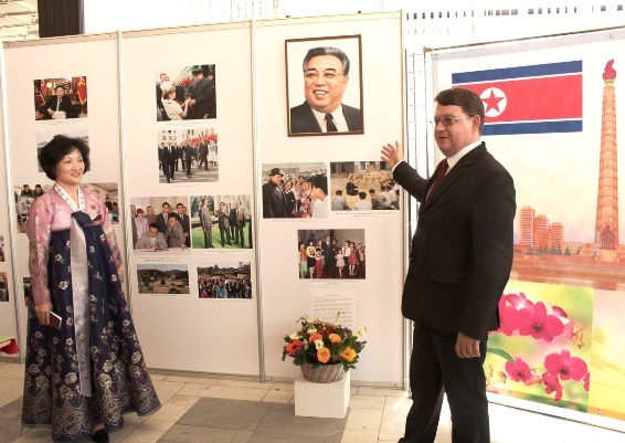 Выставка об искусстве КНДР открылась в музее им. Алабина
